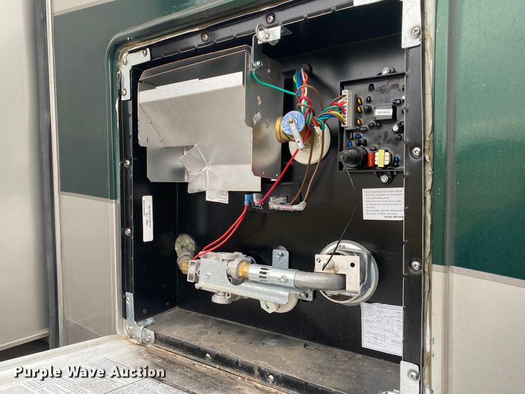 image for item JN9153 2004 Safari Cheetah  RV