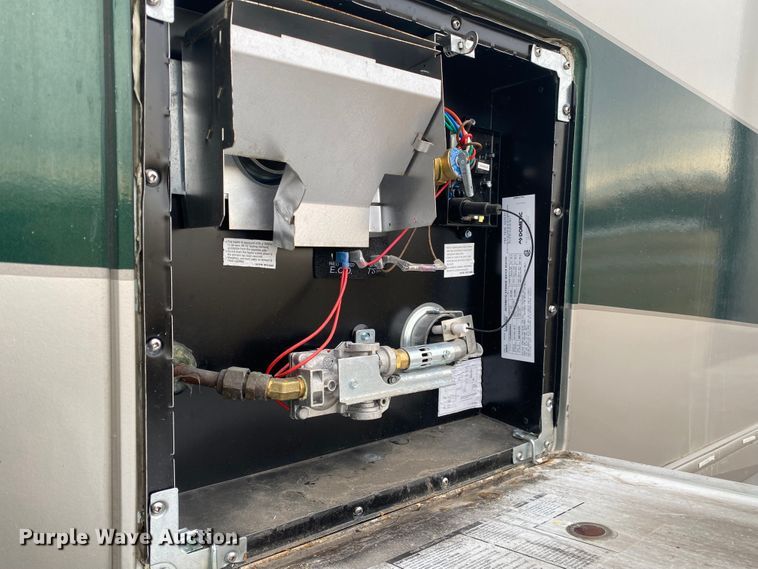 image for item JN9153 2004 Safari Cheetah  RV