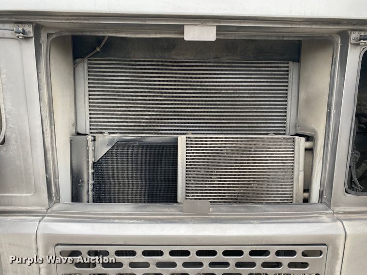 image for item JN9153 2004 Safari Cheetah  RV