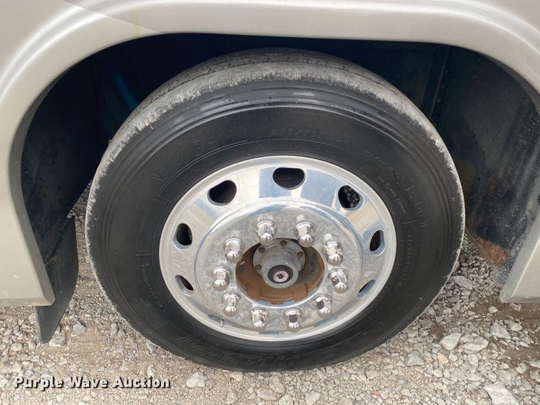 image for item JN9153 2004 Safari Cheetah  RV