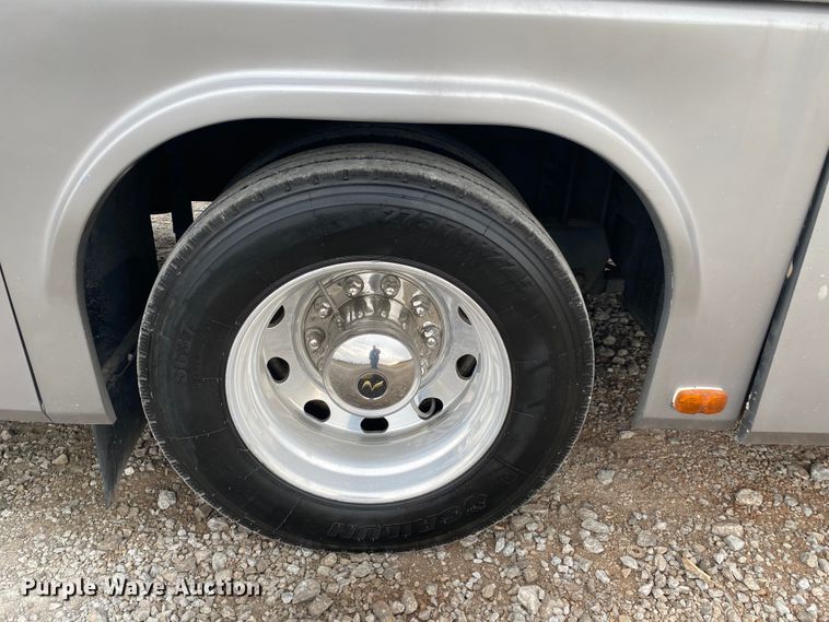 image for item JN9153 2004 Safari Cheetah  RV