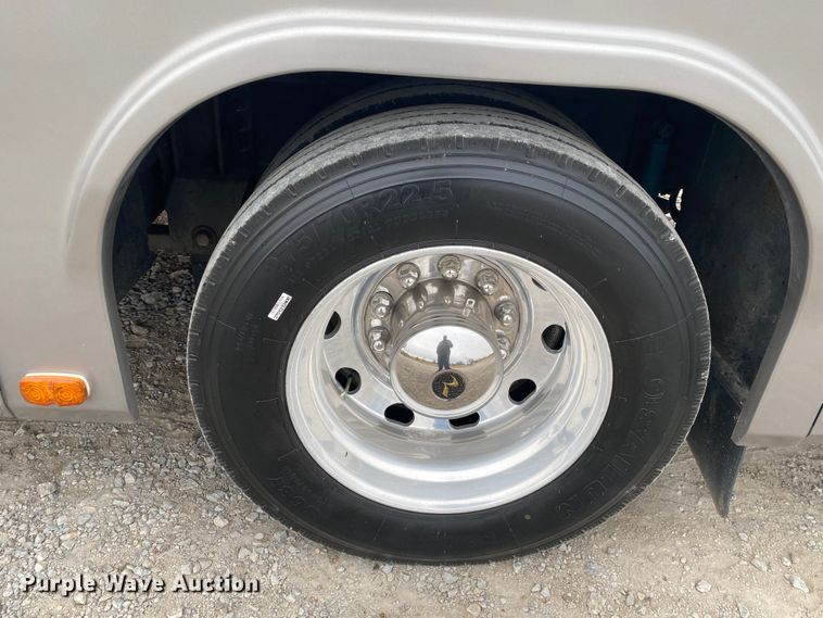 image for item JN9153 2004 Safari Cheetah  RV