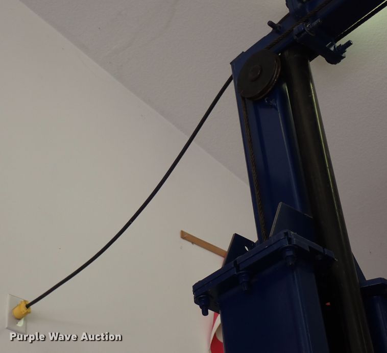 image for item JU9022 Forward  two post automotive lift