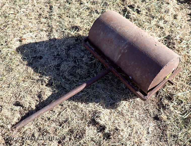 image for item JU9024 Lawn and garden equipment