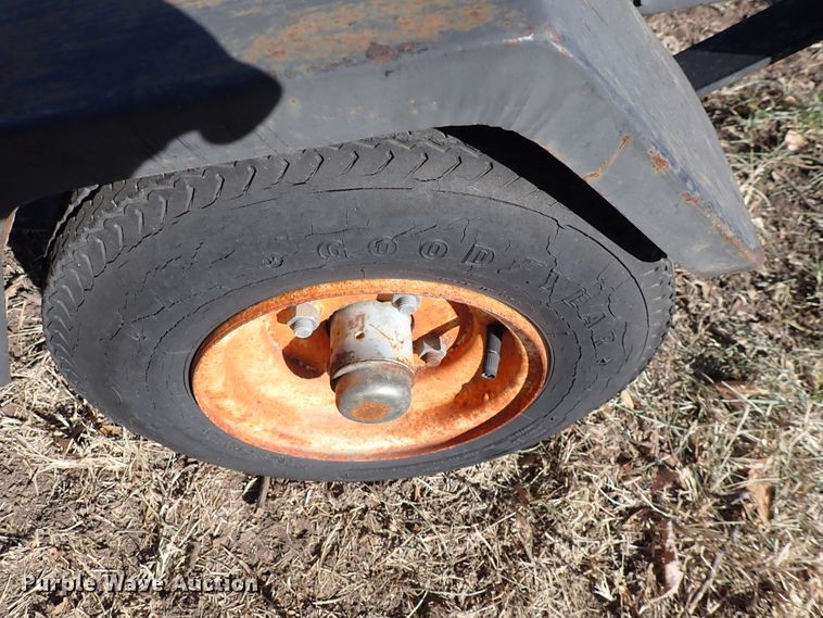 image for item JU9024 Lawn and garden equipment