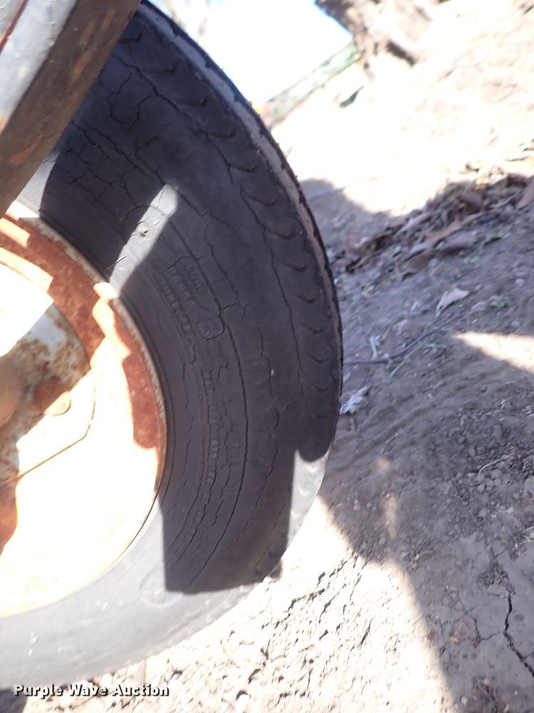 image for item JU9024 Lawn and garden equipment