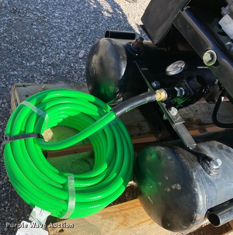 image for item JX9874 John Deere AC2-8GH  air compressor