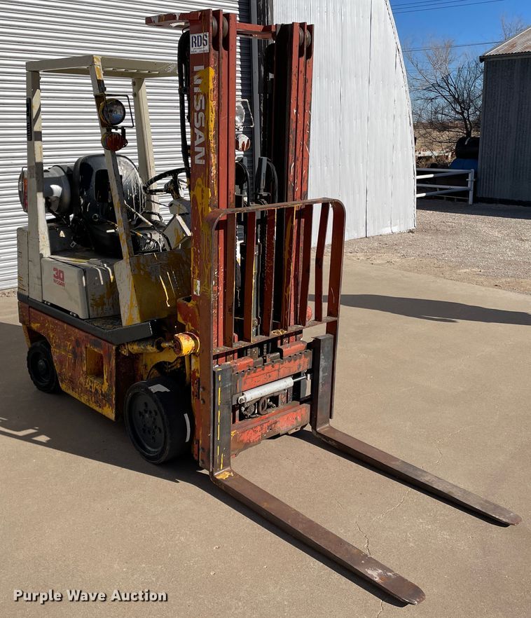 image for item JX9875 Nissan 30  forklift