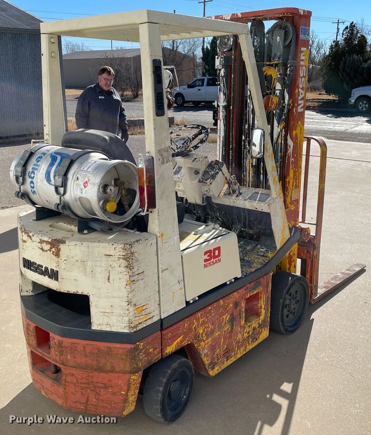image for item JX9875 Nissan 30  forklift
