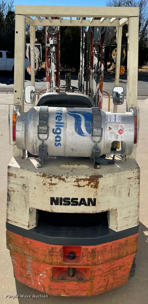 image for item JX9875 Nissan 30  forklift