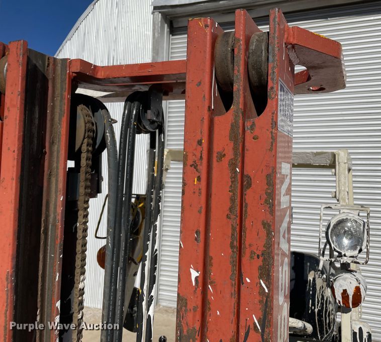 image for item JX9875 Nissan 30  forklift