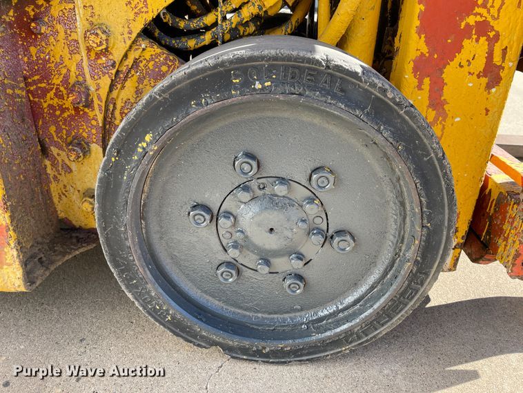 image for item JX9875 Nissan 30  forklift