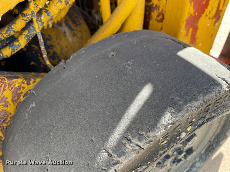 image for item JX9875 Nissan 30  forklift