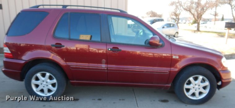 image for item KH9109 2000 Mercedes Benz ML430  SUV