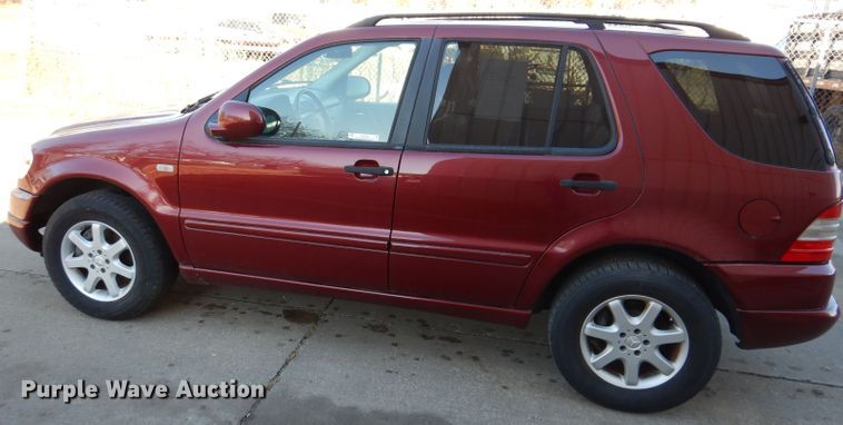 image for item KH9109 2000 Mercedes Benz ML430  SUV