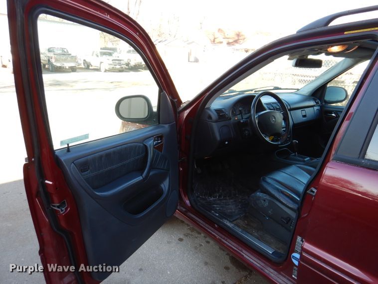 image for item KH9109 2000 Mercedes Benz ML430  SUV