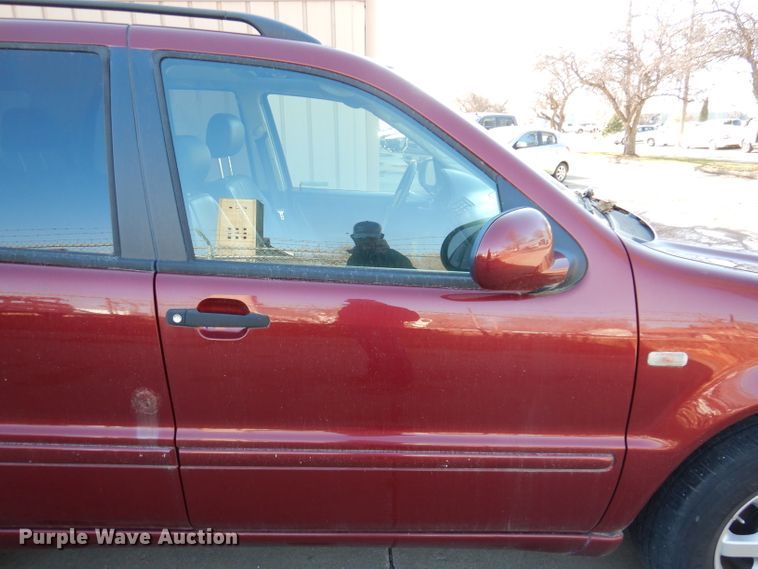 image for item KH9109 2000 Mercedes Benz ML430  SUV