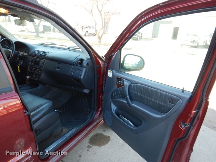 image for item KH9109 2000 Mercedes Benz ML430  SUV