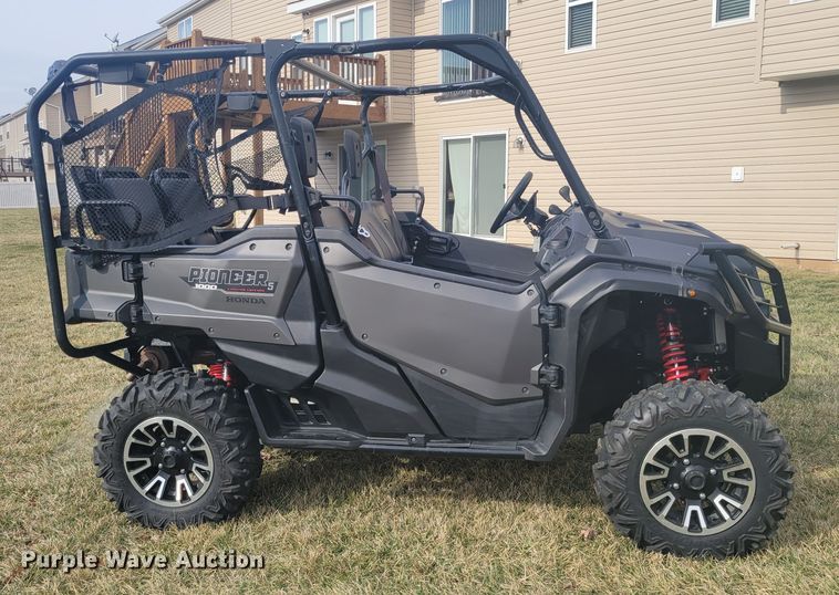 image for item KH9857 2017 Honda Pioneer 1000 Limited  utility vehicle