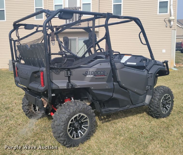 image for item KH9857 2017 Honda Pioneer 1000 Limited  utility vehicle