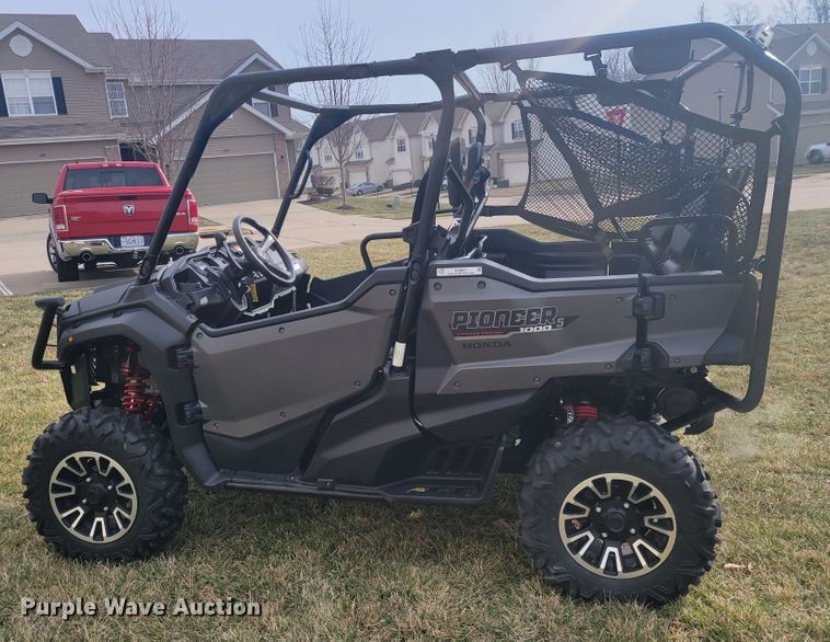 image for item KH9857 2017 Honda Pioneer 1000 Limited  utility vehicle