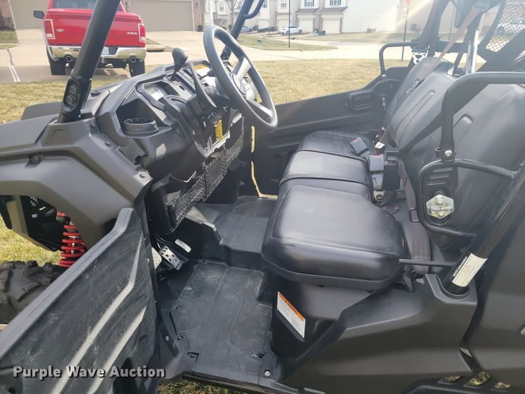 image for item KH9857 2017 Honda Pioneer 1000 Limited  utility vehicle