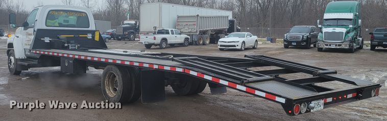 image for item KH9864 2005 GMC C5500  tow truck