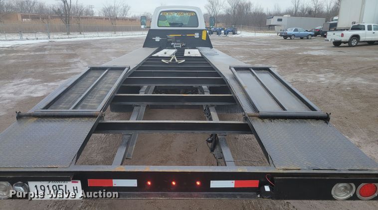 image for item KH9864 2005 GMC C5500  tow truck