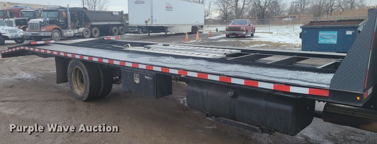 image for item KH9864 2005 GMC C5500  tow truck