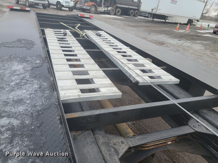 image for item KH9864 2005 GMC C5500  tow truck