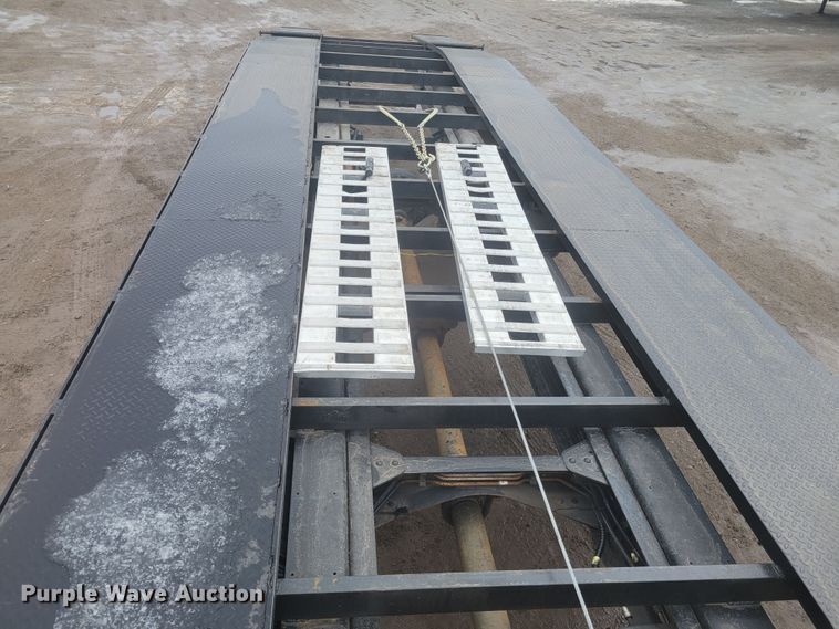 image for item KH9864 2005 GMC C5500  tow truck