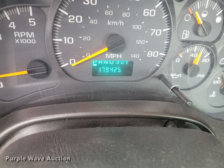 image for item KH9864 2005 GMC C5500  tow truck