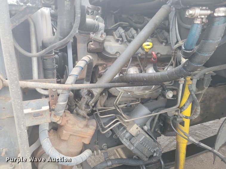 image for item KH9864 2005 GMC C5500  tow truck