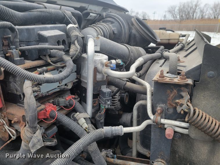 image for item KH9864 2005 GMC C5500  tow truck