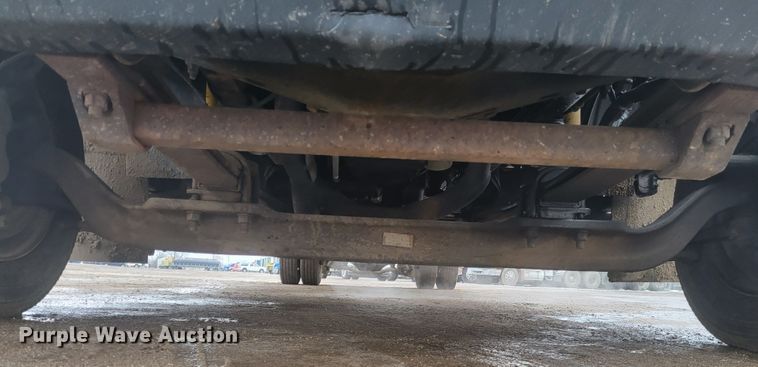 image for item KH9864 2005 GMC C5500  tow truck