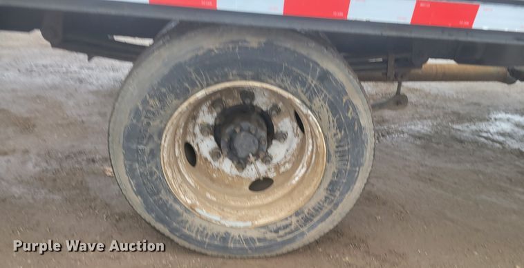 image for item KH9864 2005 GMC C5500  tow truck