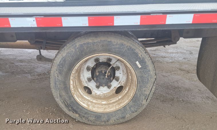 image for item KH9864 2005 GMC C5500  tow truck