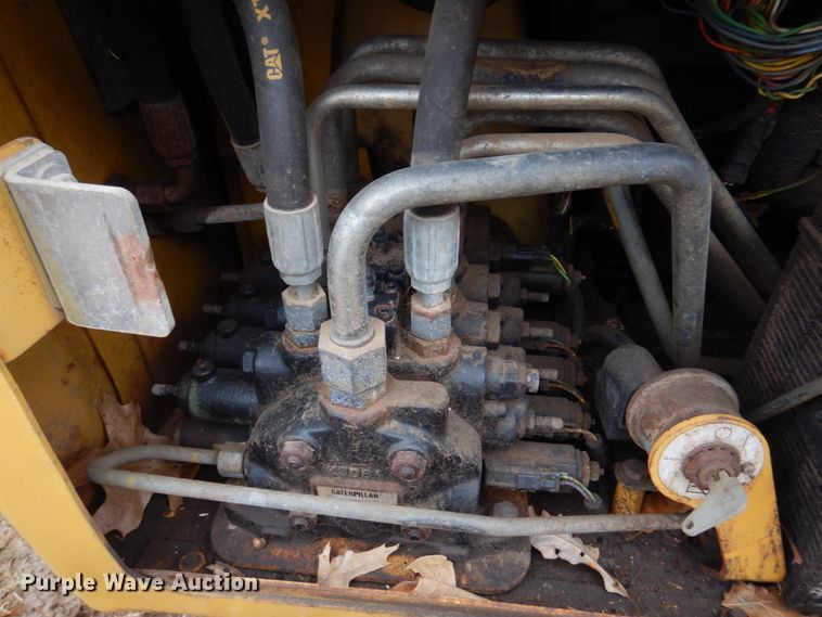 image for item DH8158 2012 Caterpillar D4K2XL  dozer