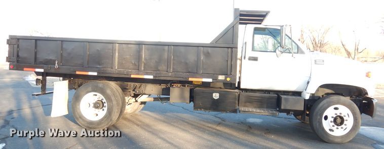 image for item DH8814 2002 GMC C6500  dump truck