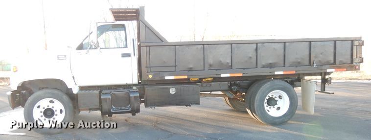 image for item DH8814 2002 GMC C6500  dump truck