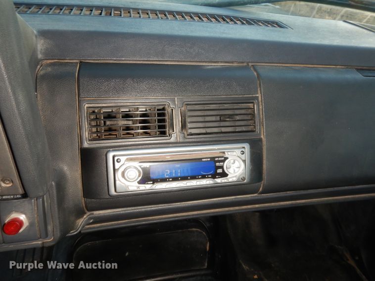 image for item DH8814 2002 GMC C6500  dump truck