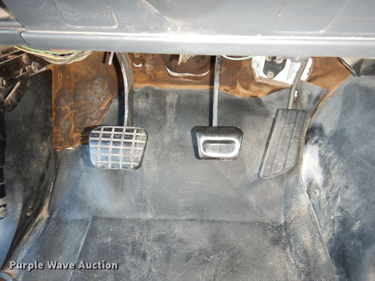 image for item DH8814 2002 GMC C6500  dump truck