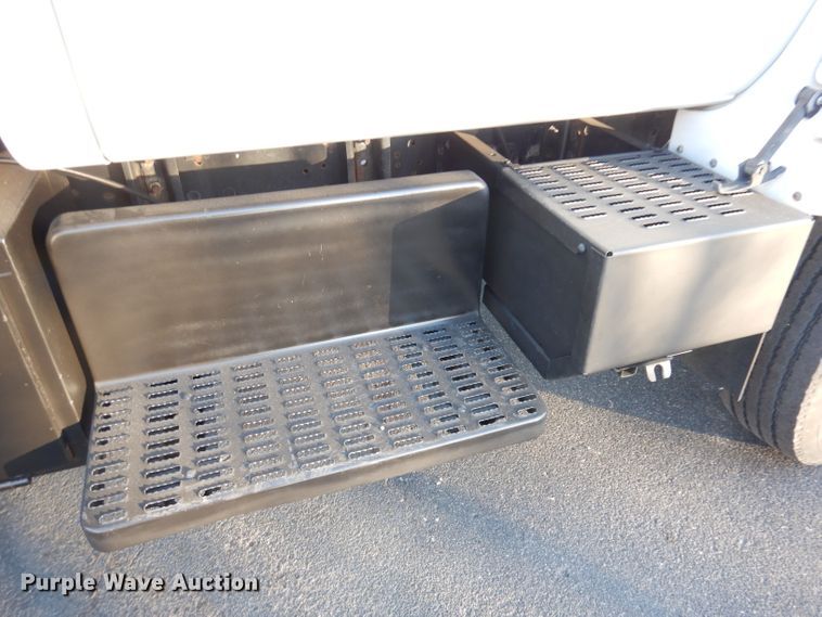 image for item DH8814 2002 GMC C6500  dump truck