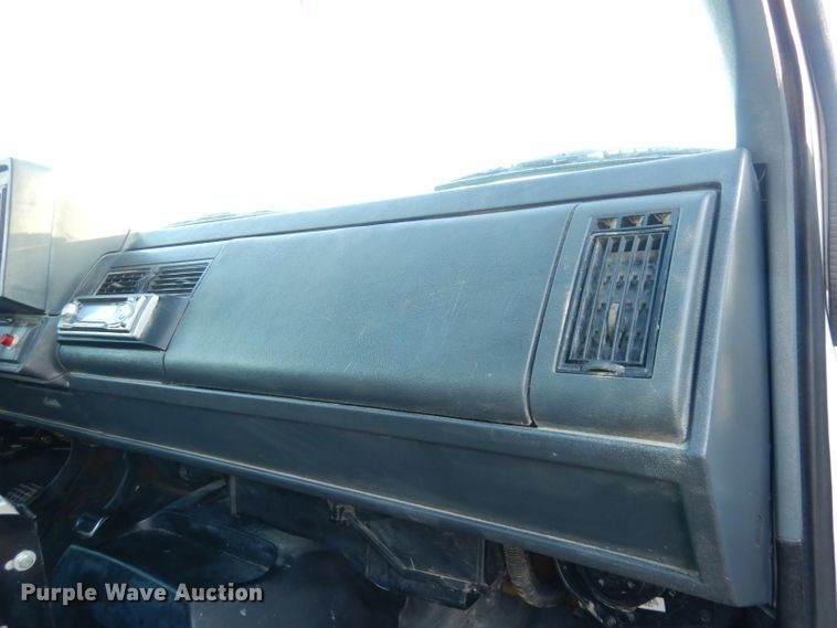 image for item DH8814 2002 GMC C6500  dump truck