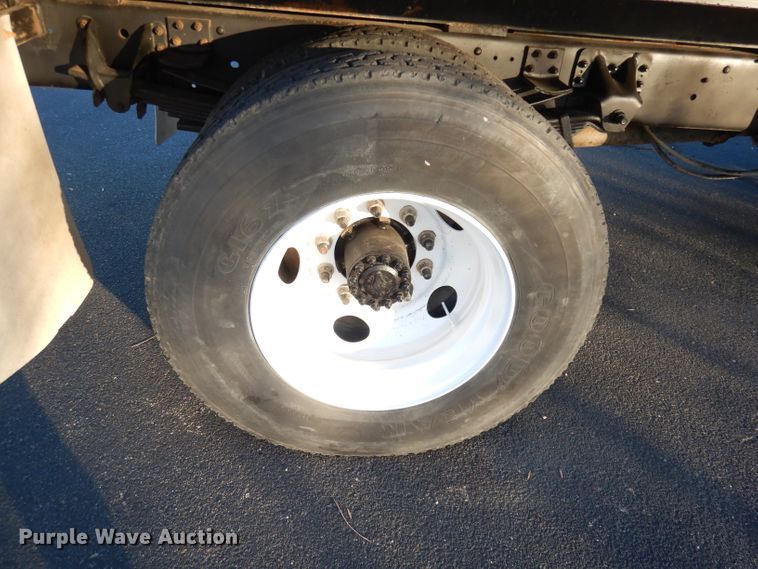 image for item DH8814 2002 GMC C6500  dump truck