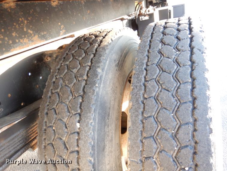 image for item DH8814 2002 GMC C6500  dump truck