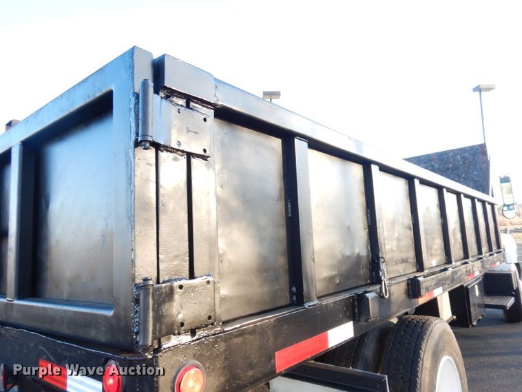 image for item DH8814 2002 GMC C6500  dump truck