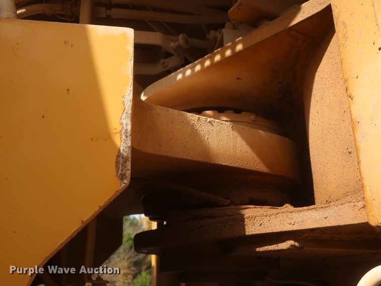 image for item DJ2259 1995 Caterpillar 990 Series II  wheel loader