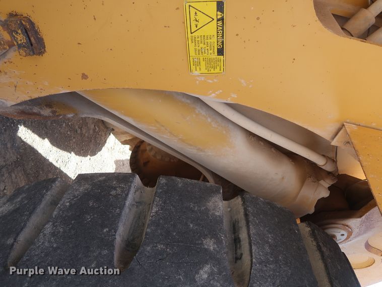 image for item DJ2259 1995 Caterpillar 990 Series II  wheel loader