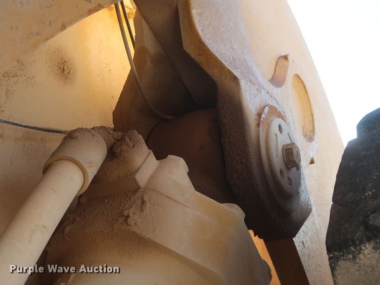 image for item DJ2259 1995 Caterpillar 990 Series II  wheel loader